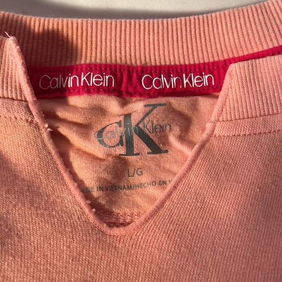 Calvin Klein Tops - Calvin Klein Sweatshirt